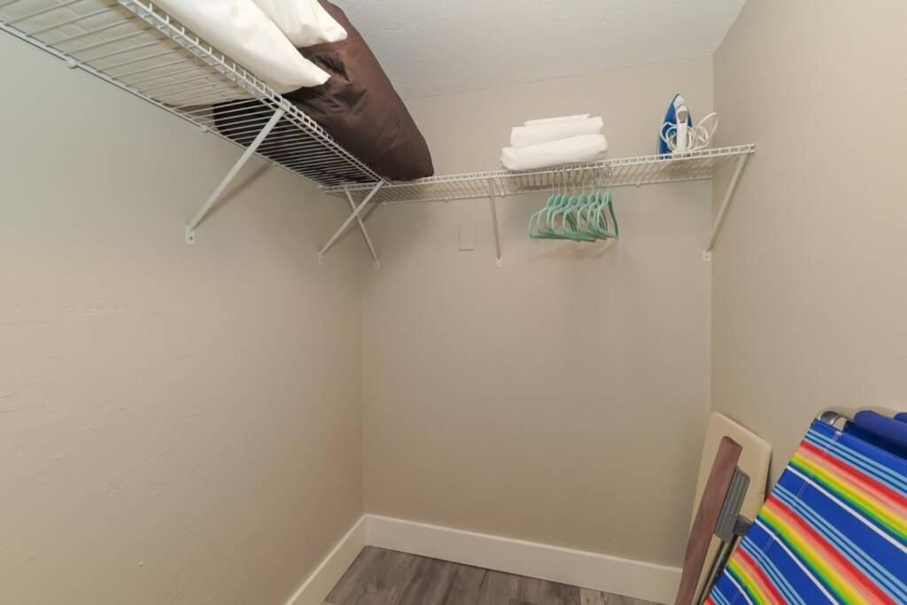 Siesta Key Village-suite #2: A Block To The Beach! Apartment *